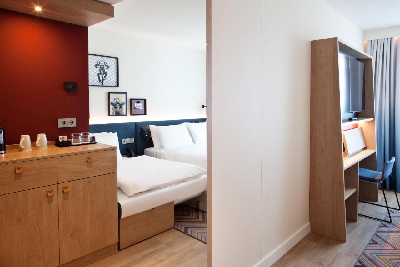 Hampton By Hilton Regensburg Hotel Bagian luar foto