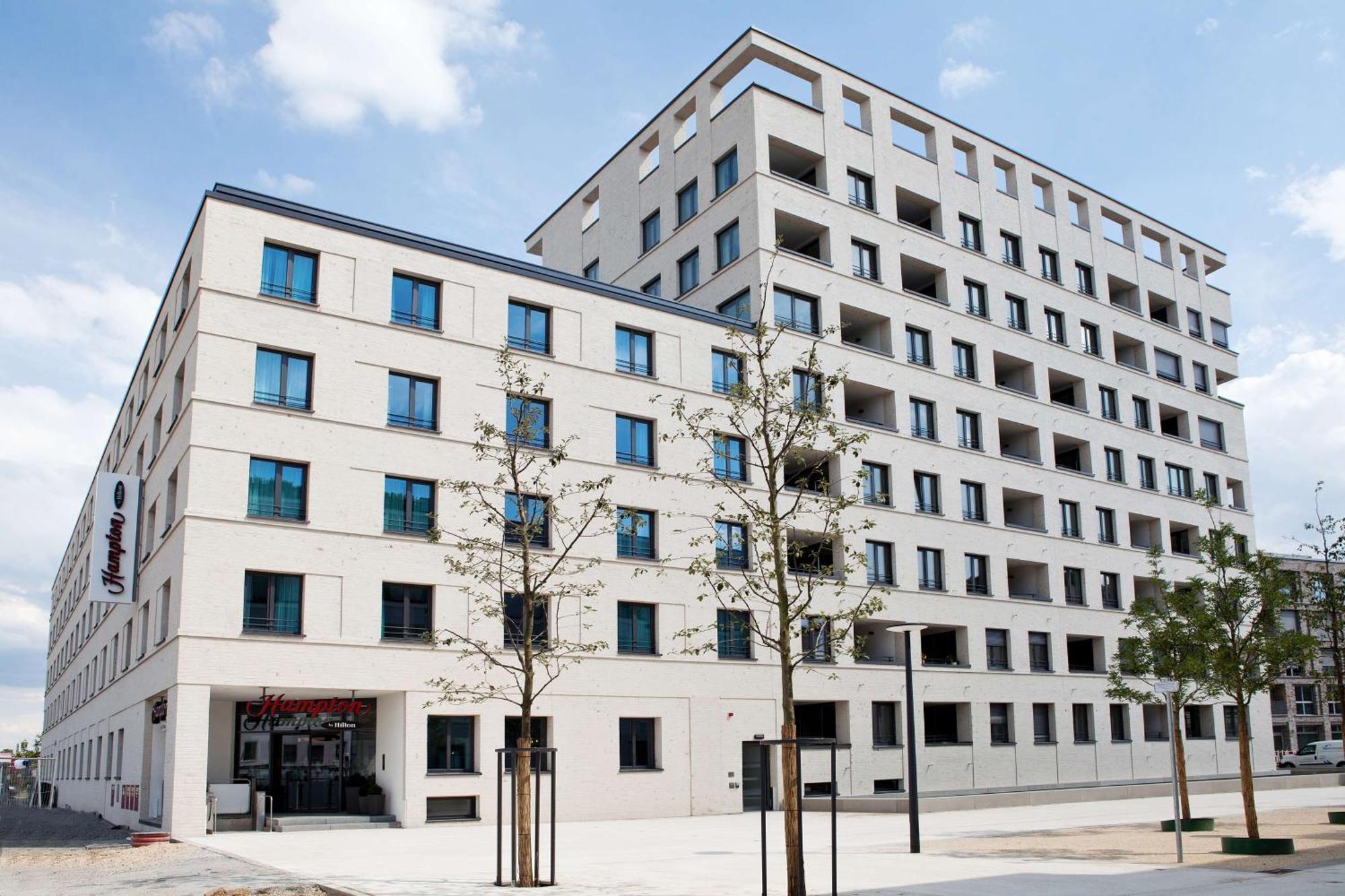 Hampton By Hilton Regensburg Hotel Bagian luar foto