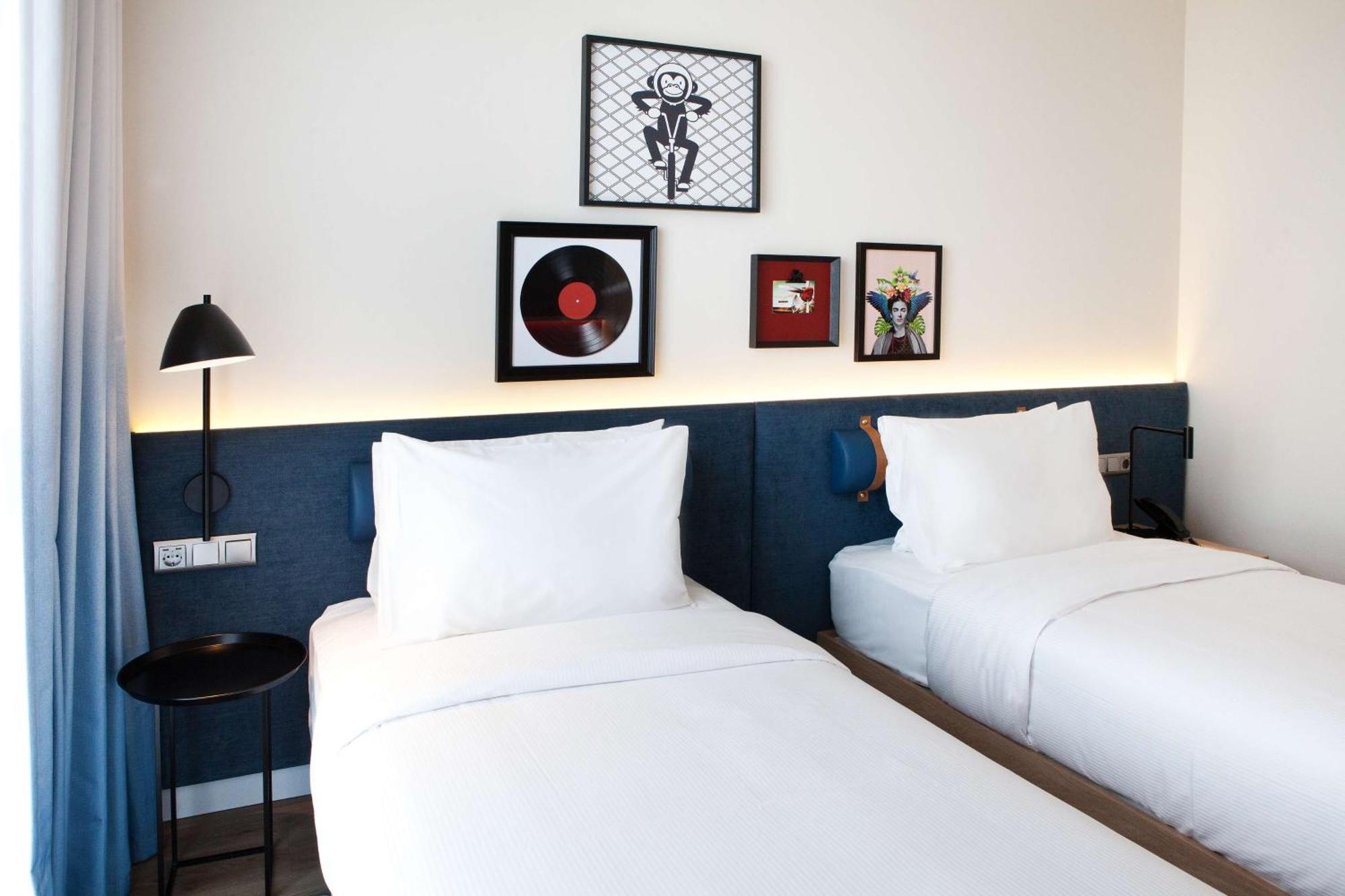 Hampton By Hilton Regensburg Hotel Bagian luar foto