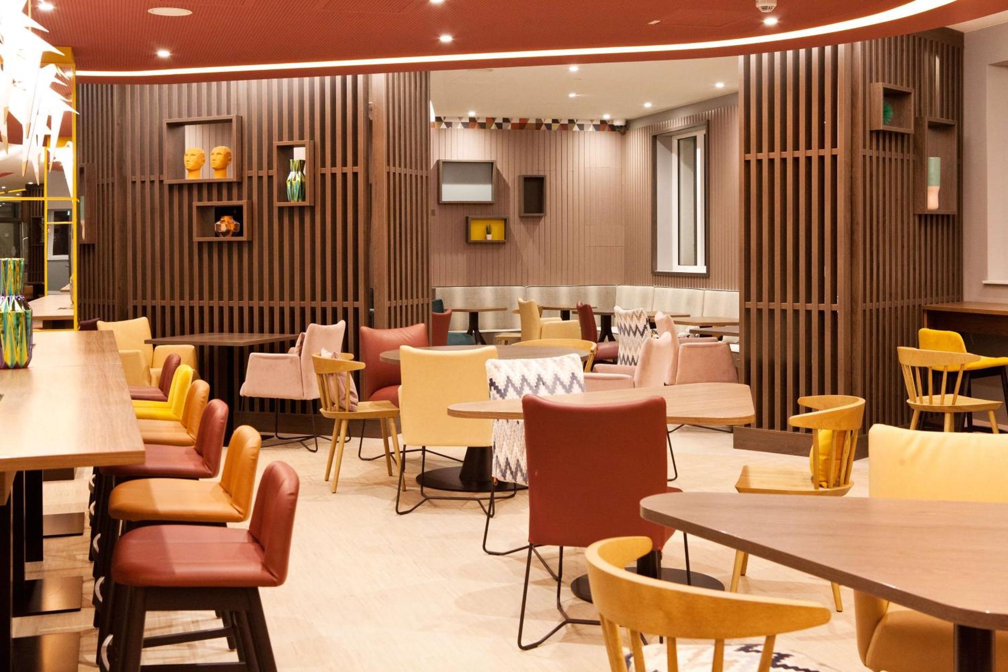 Hampton By Hilton Regensburg Hotel Bagian luar foto