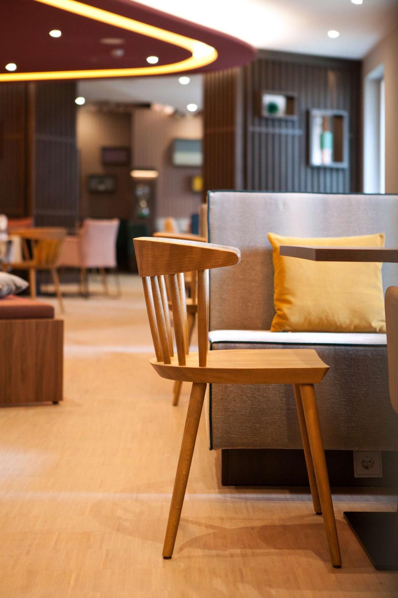 Hampton By Hilton Regensburg Hotel Bagian luar foto