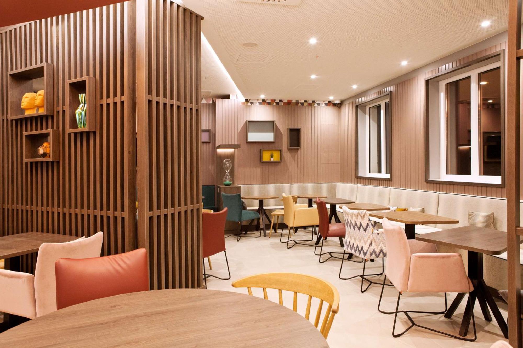 Hampton By Hilton Regensburg Hotel Bagian luar foto