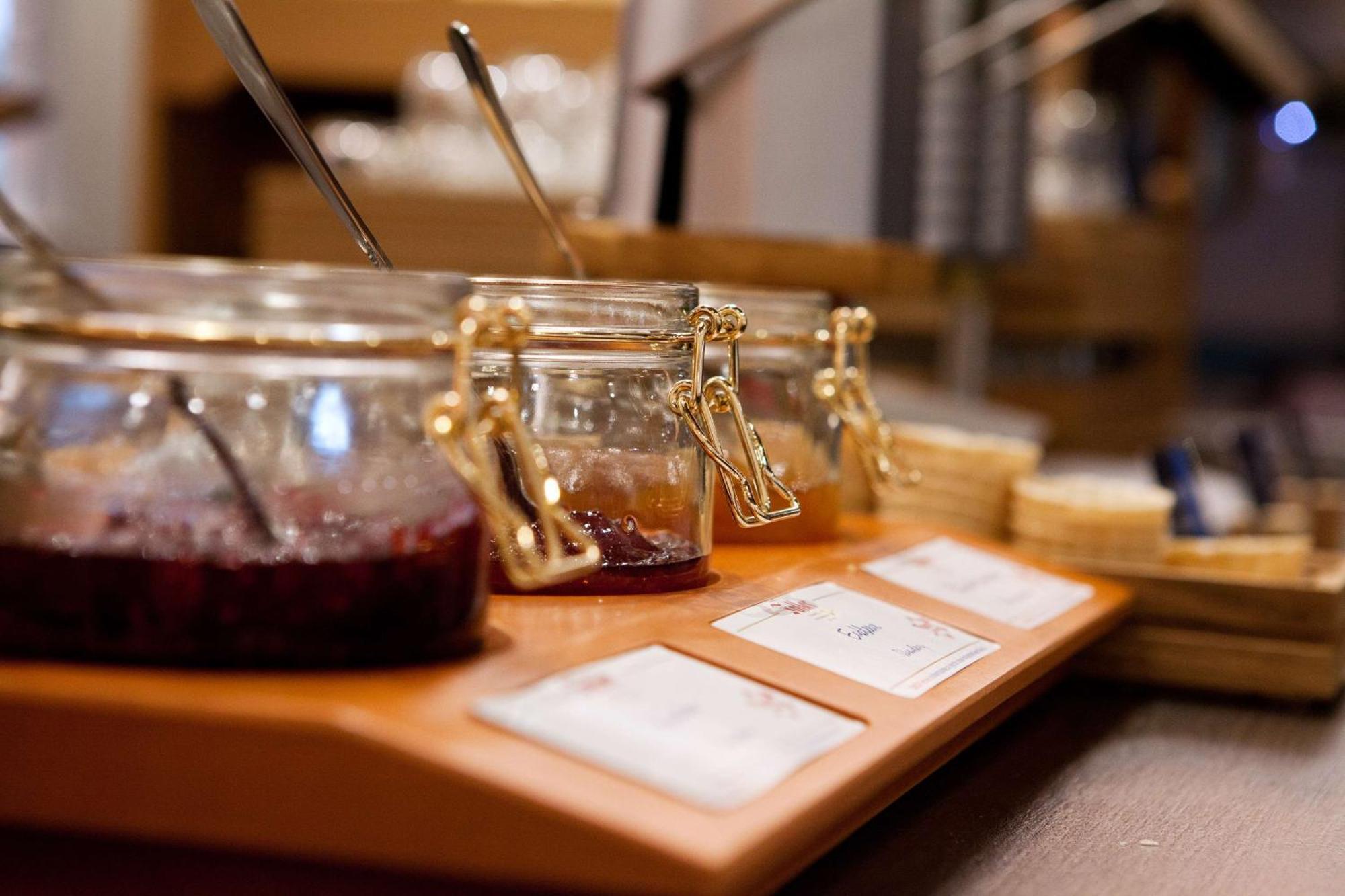 Hampton By Hilton Regensburg Hotel Bagian luar foto