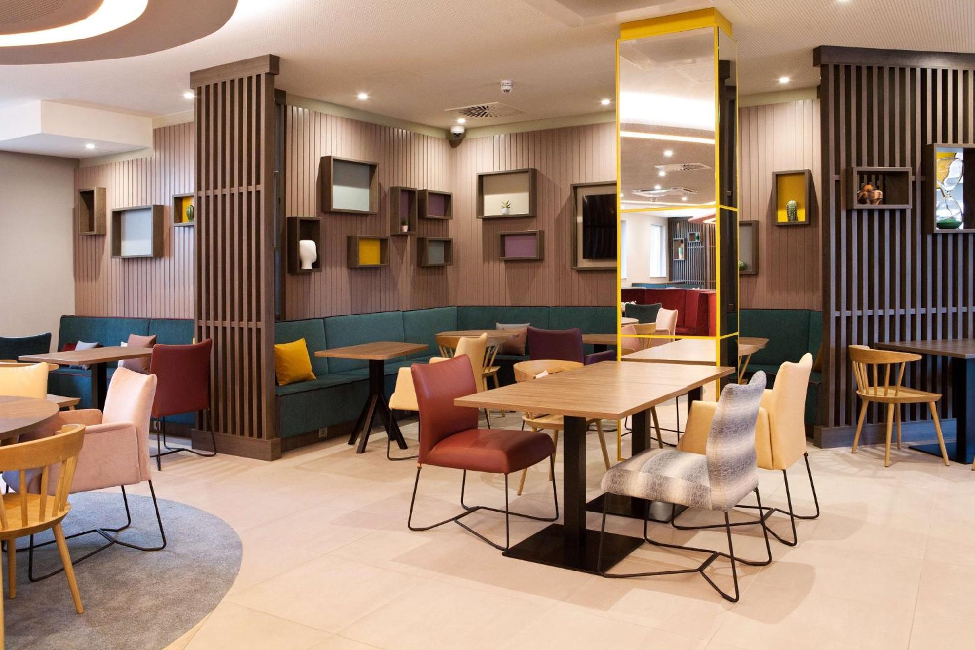 Hampton By Hilton Regensburg Hotel Bagian luar foto